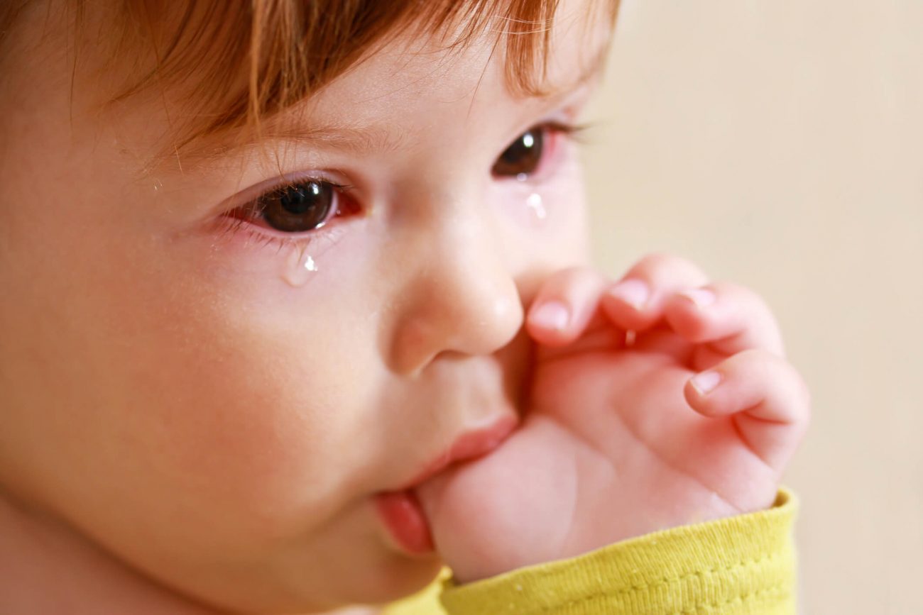 Conjuntivite em bebês: Causas, sintomas e tratamentos - SunKids