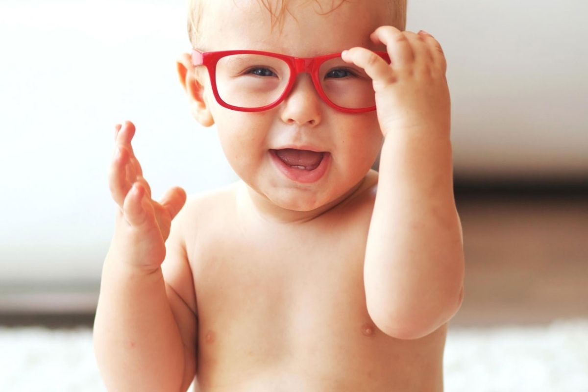 Óculos de bebê: Proteja a visão do seu filho desde novo! - SunKids