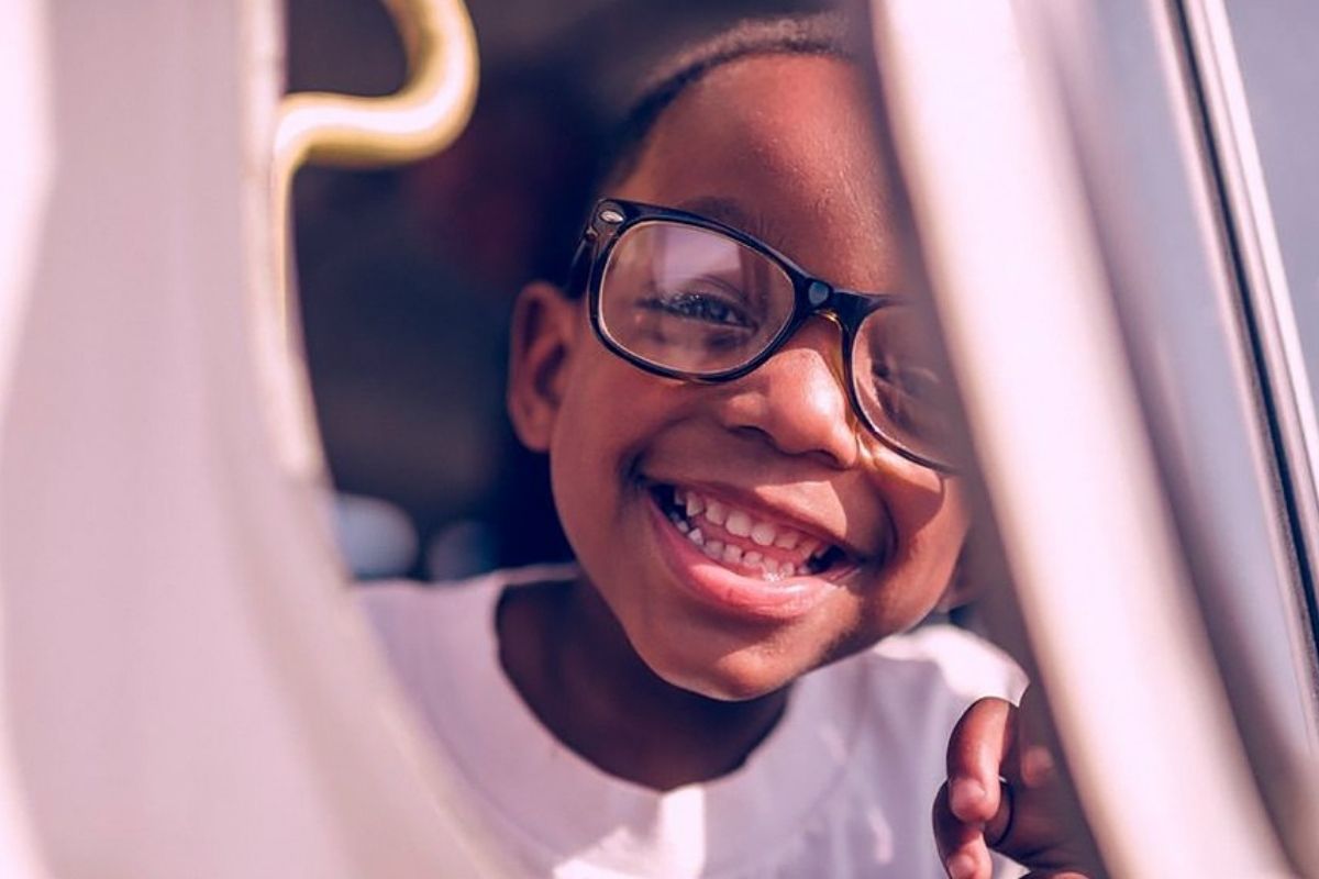 Óculos estilosos: Veja as maiores tendências de moda de óculos infantis da atualidade - SunKids