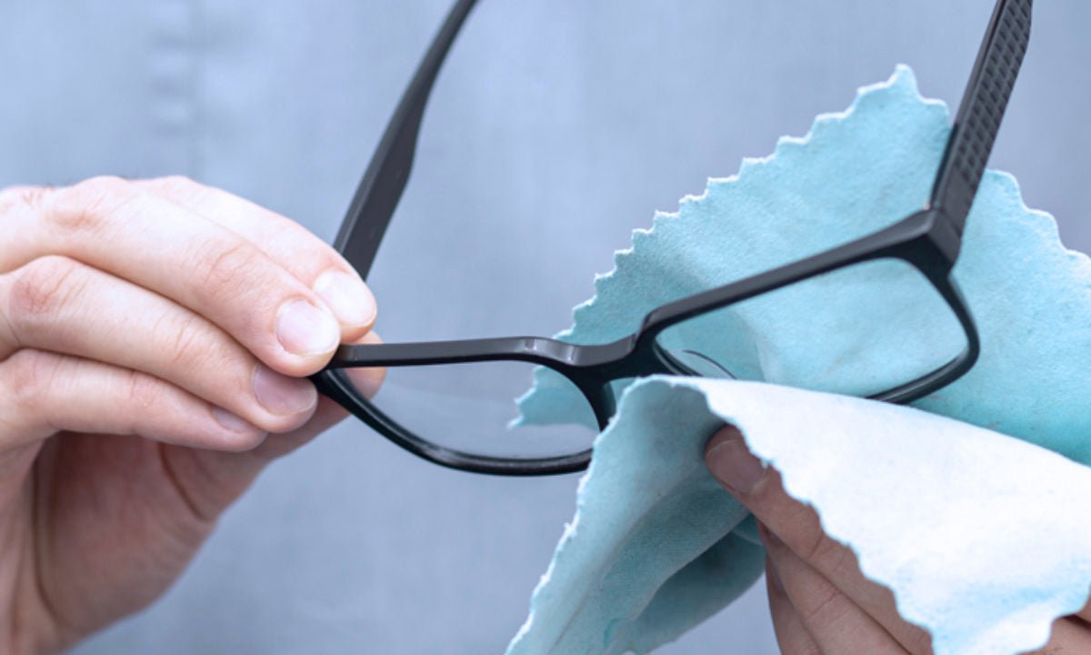 Cuidados com óculos de grau: 5 passos que você deve seguir para aumentar a durabilidade e conservação do seu óculos - SunKids