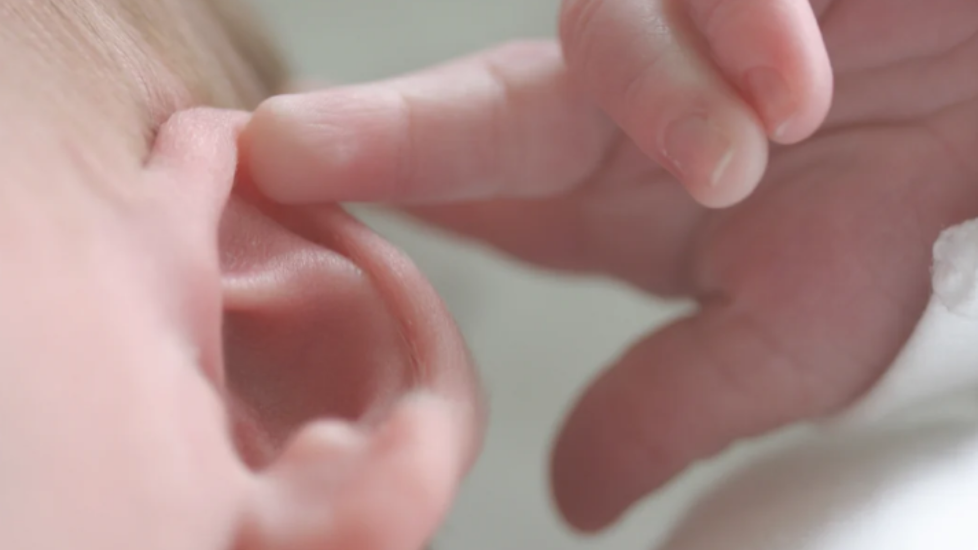 Bebê com dor de ouvido: Como identificar e aliviar o desconforto do se ...