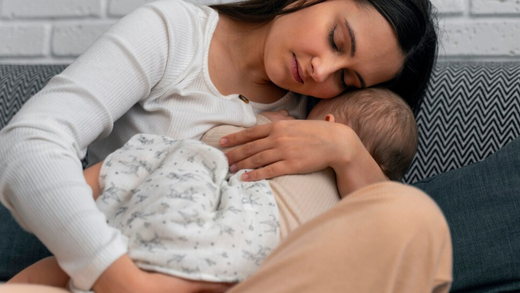 Meu recém-nascido só dorme no colo, o que fazer?